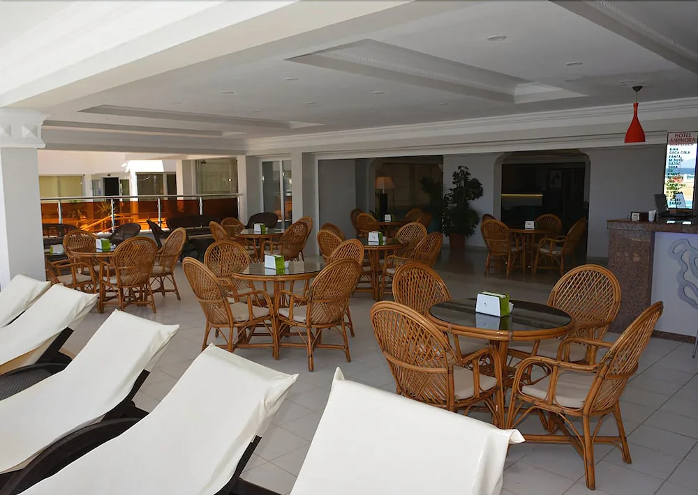 Amphora Hotel