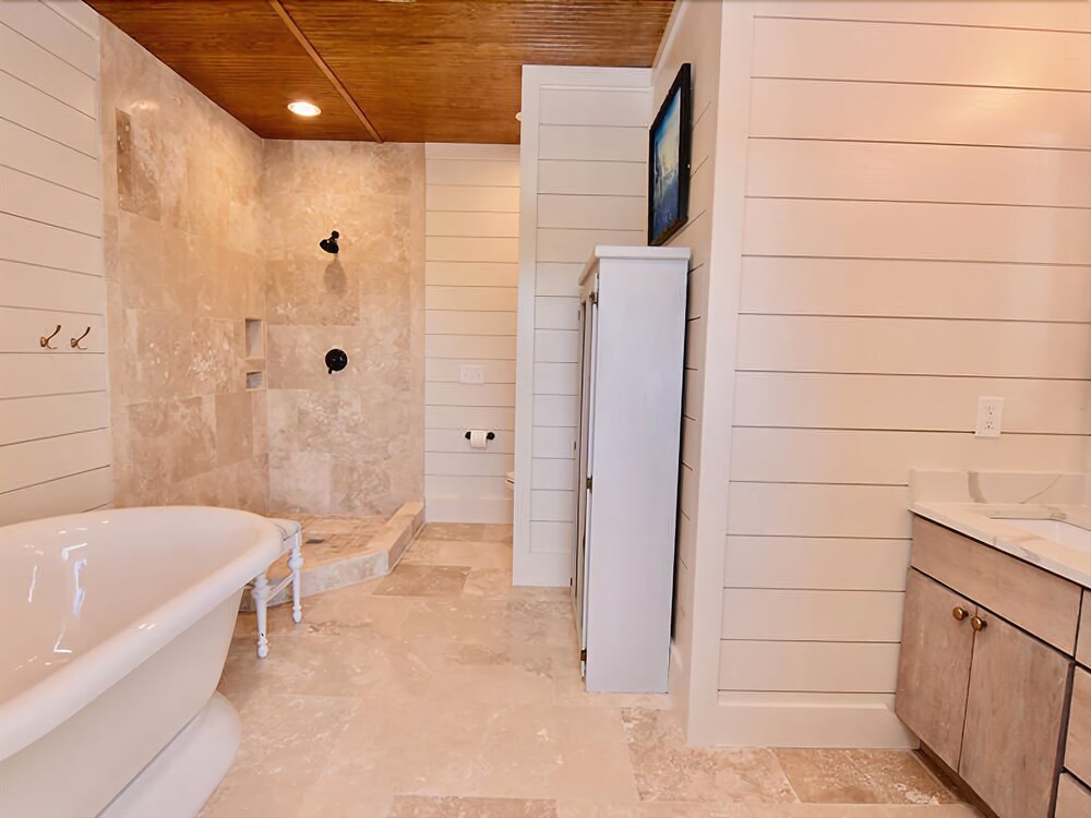 Sea Biscuit House 20 7 Bedrooms 6.5 Bathrooms Home