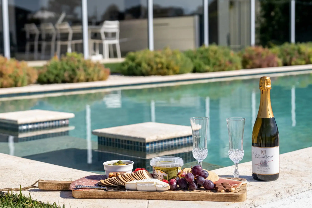 Luxe Family Entertainer on Canal  Private Pool