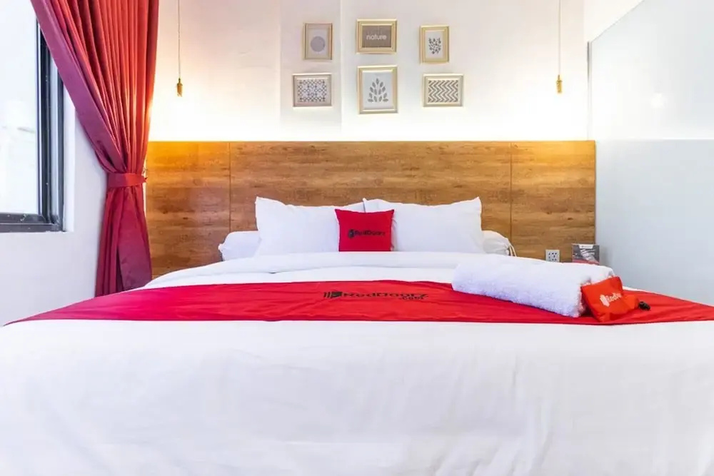 RedDoorz Plus near Ringroad City Walks Medan 2