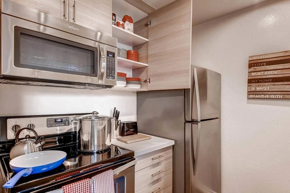 H3 -Gorgeous Multi Level San Diego Loft - Work or Escape Free Parking - #1 Location!