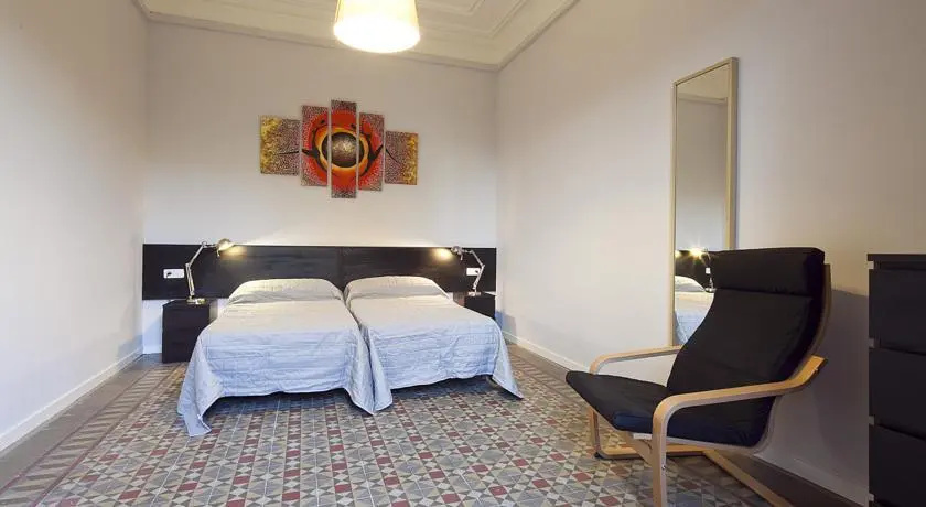 Key Plaza Universidad Apartments