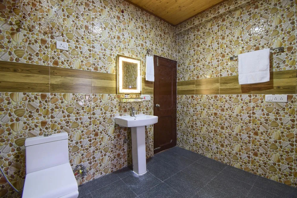 Chail Cabana by Dumnu Homes