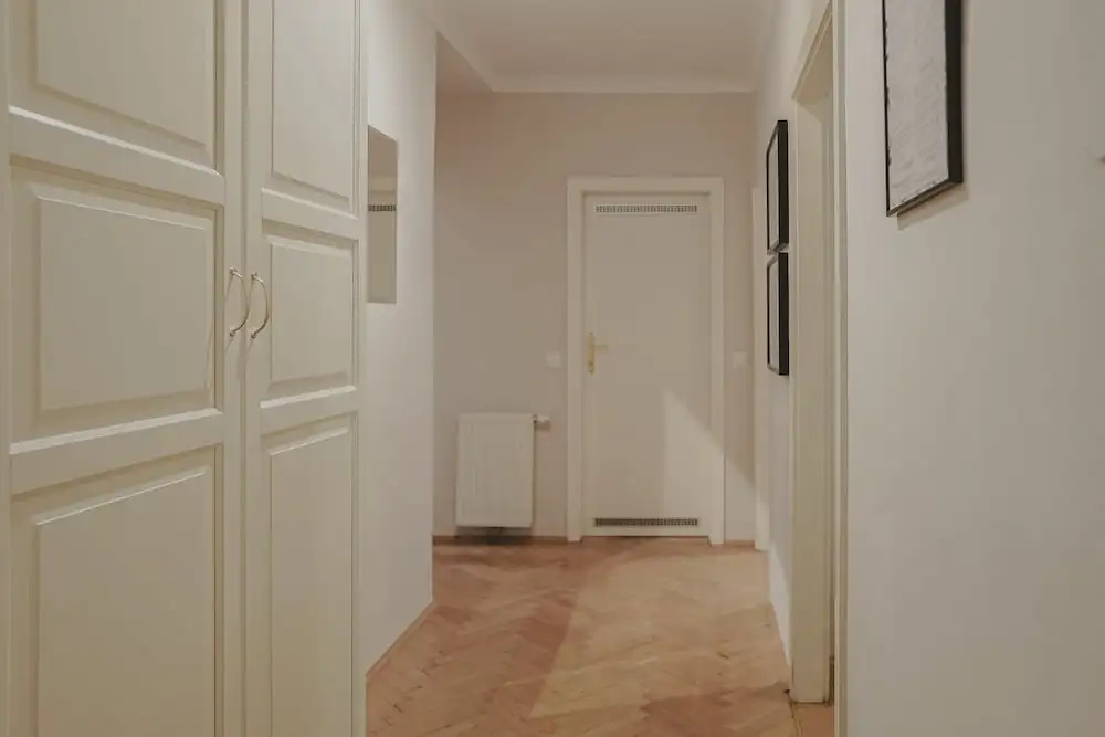 HeyMi Apartments Post