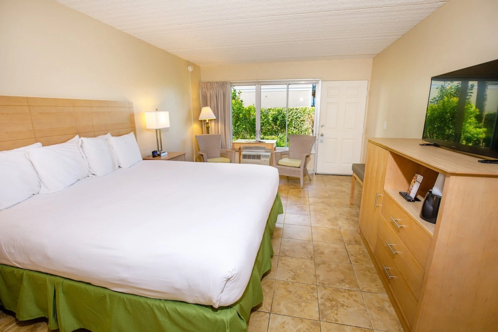 Naples Garden Inn