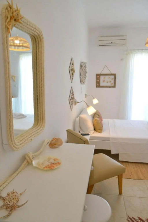 Heliotropio Studios & Apartments