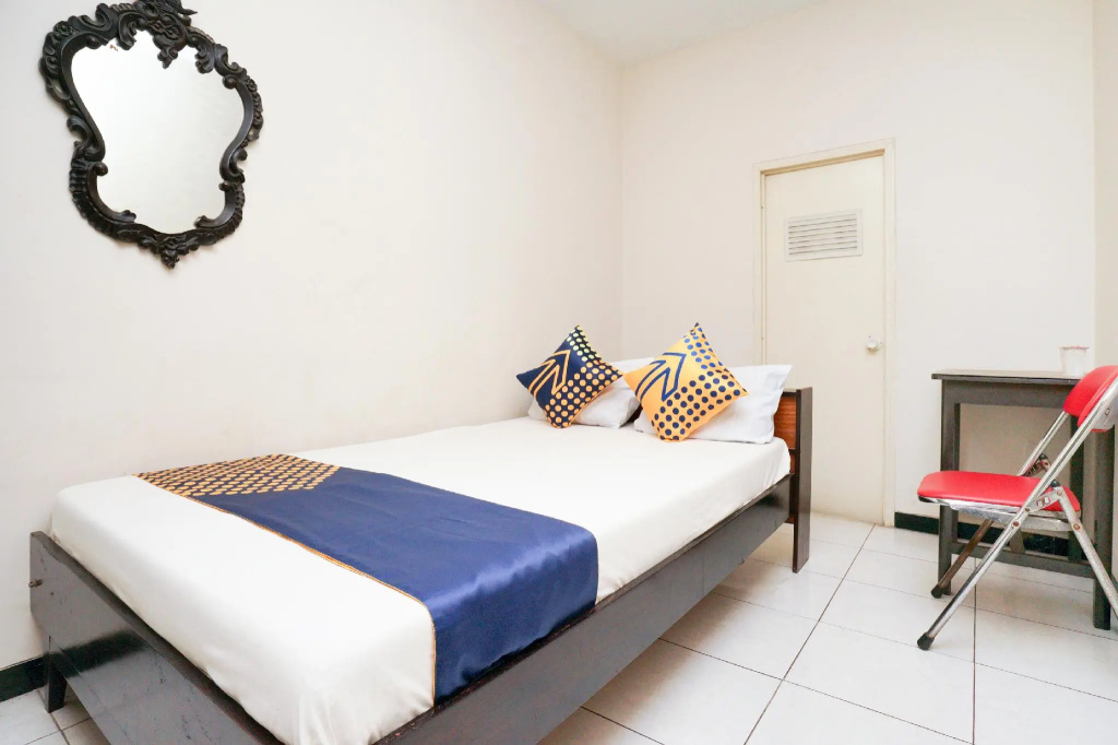 OYO Life 2090 Ratna Backpacker Syariah