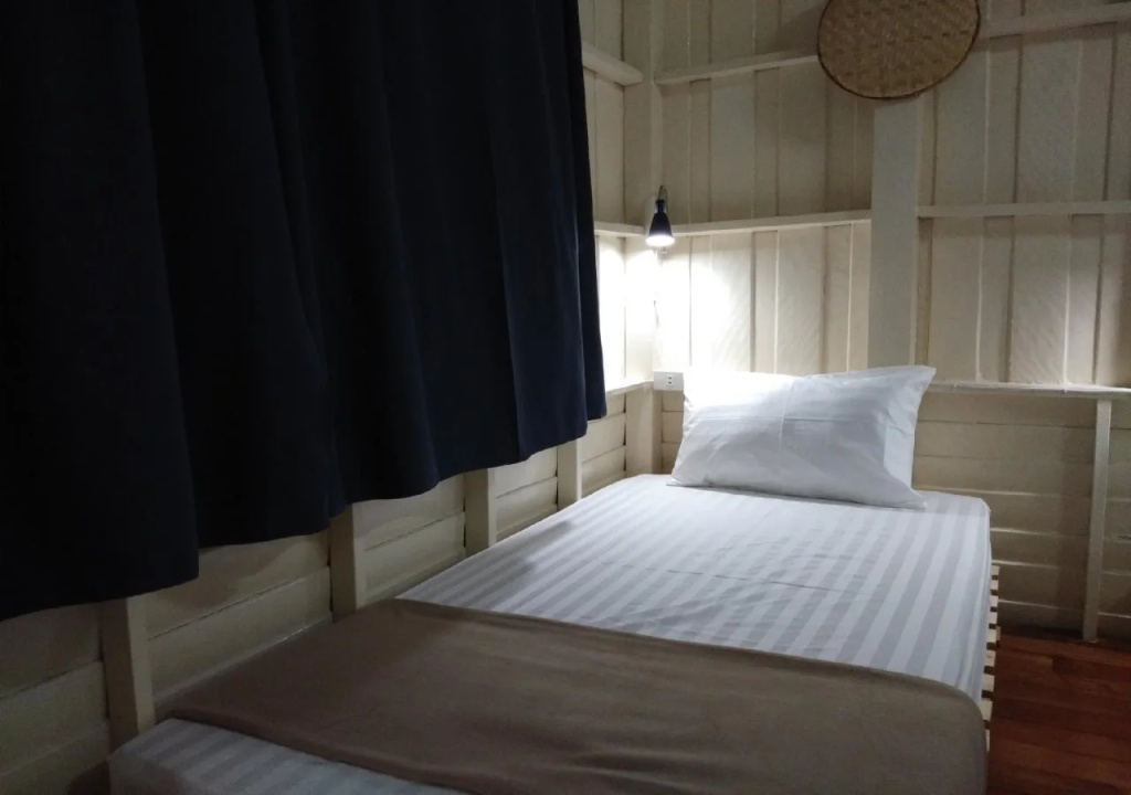 63 Hostel Lopburi