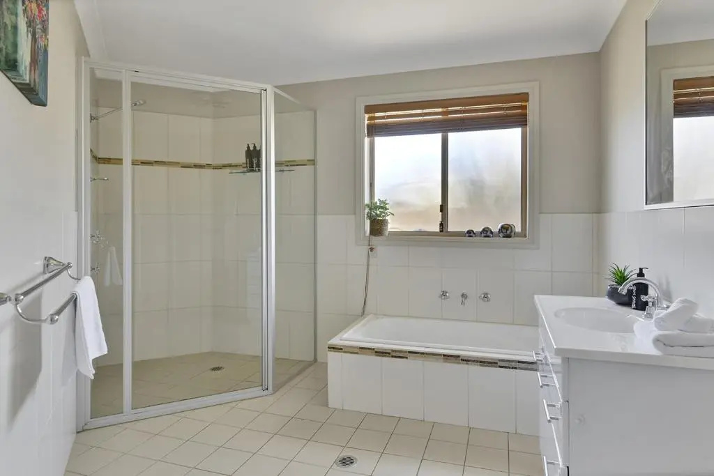 Terrific Taloumbi, Cosy & Spacious, Free Wifi