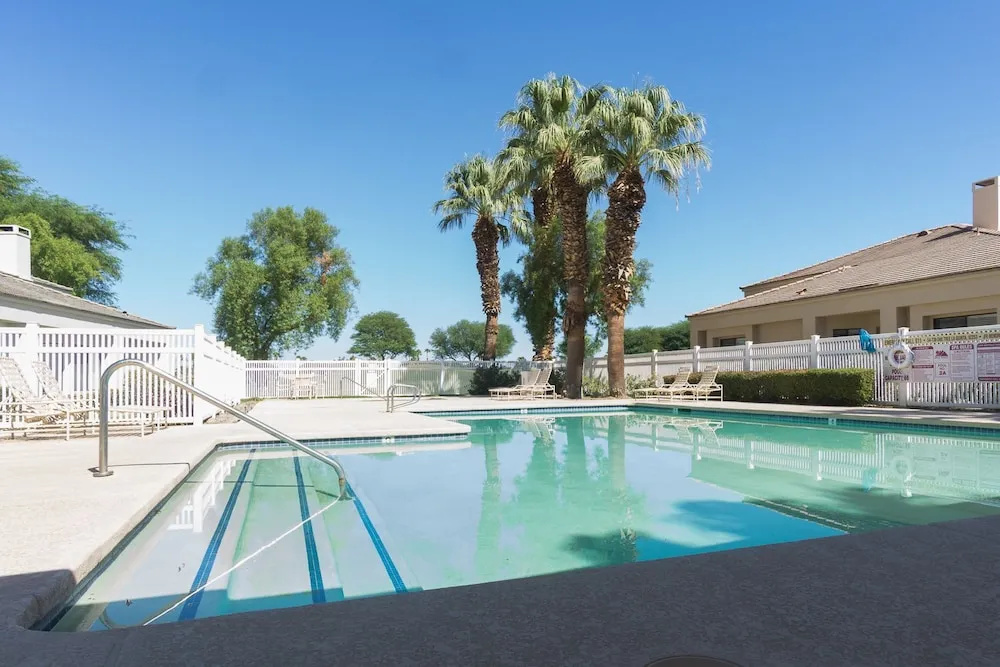La Quinta Condo on PGA Golf Course by RedAwning