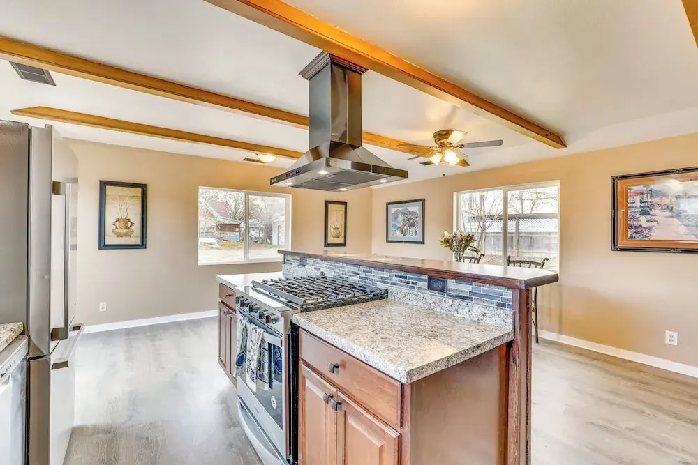 Family-friendly Ontario Home in Central Location!