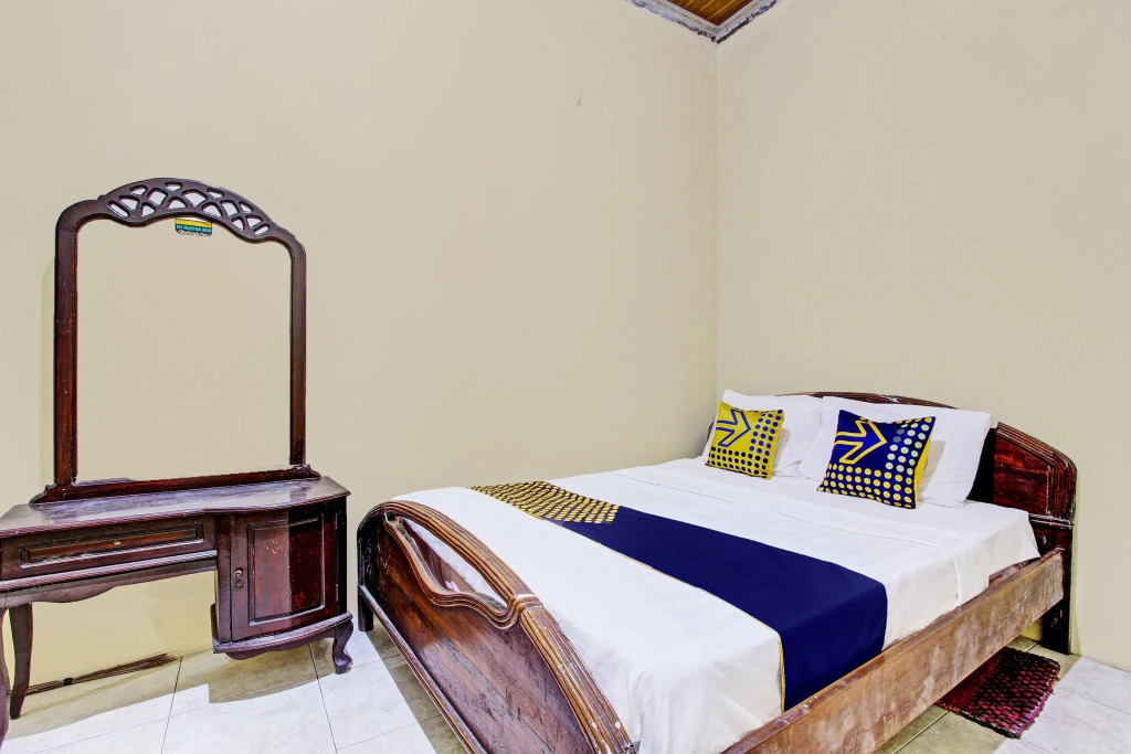 SPOT ON 92188 Ndalem Eyang Guesthouse Syariah