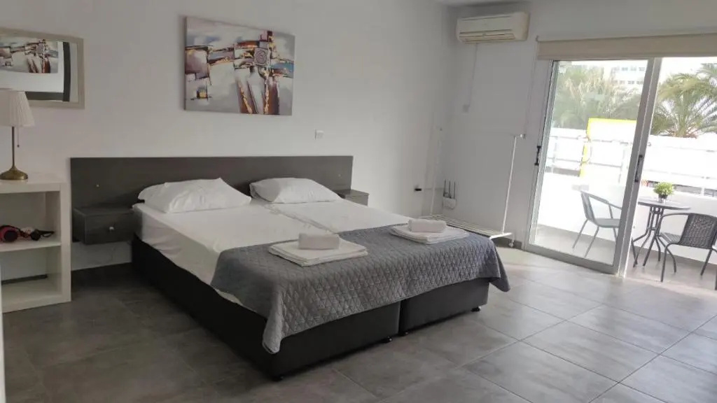 Nissi avenue studio