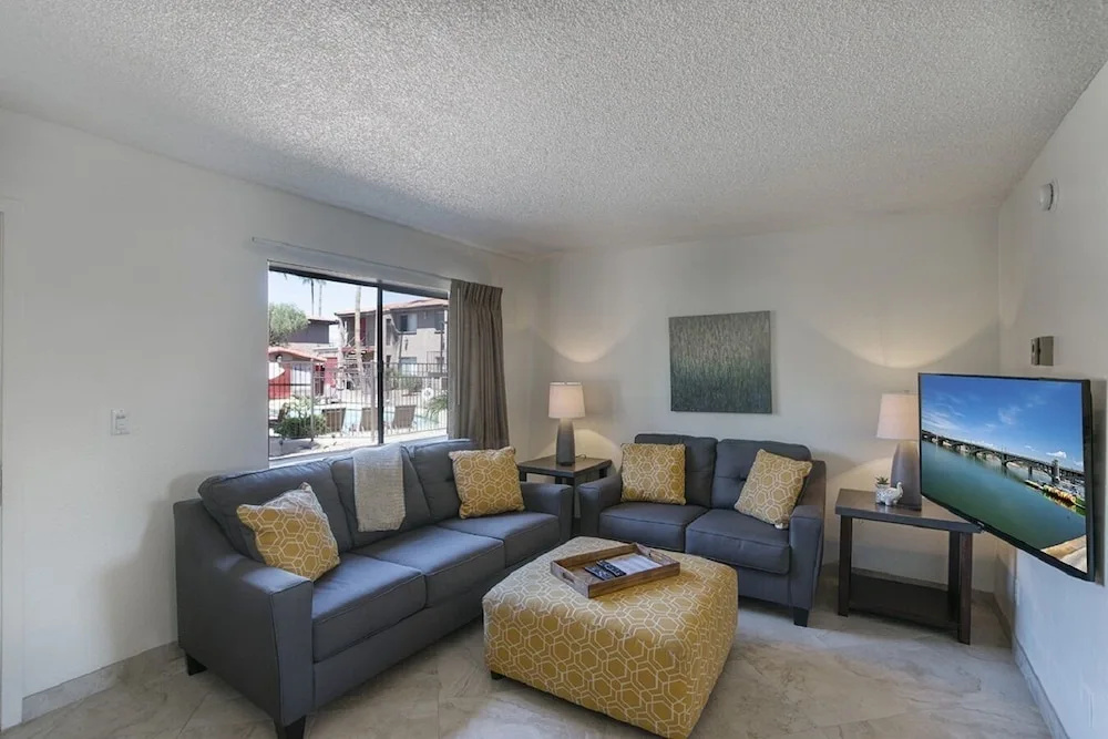 Park Suites at 112 - One Bedroom Apartment