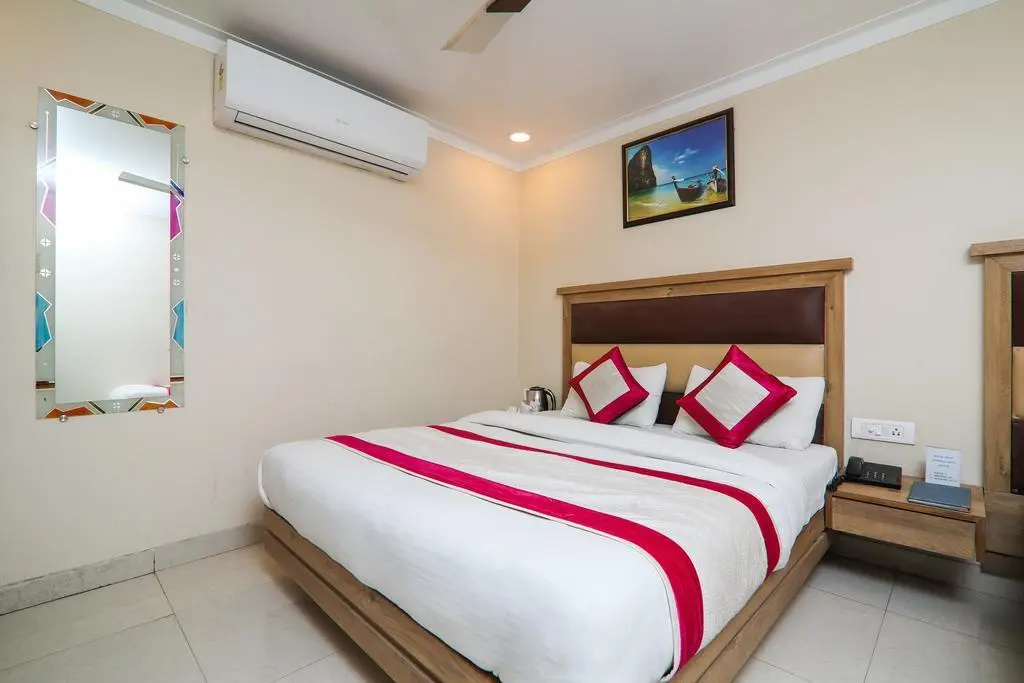 Hotel Amar International