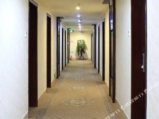 Sainan Hotel (Yangjiang Yueyun Bus Terminal)