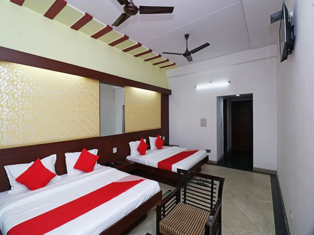 Oyo 15383 Hotel Grand Melrose