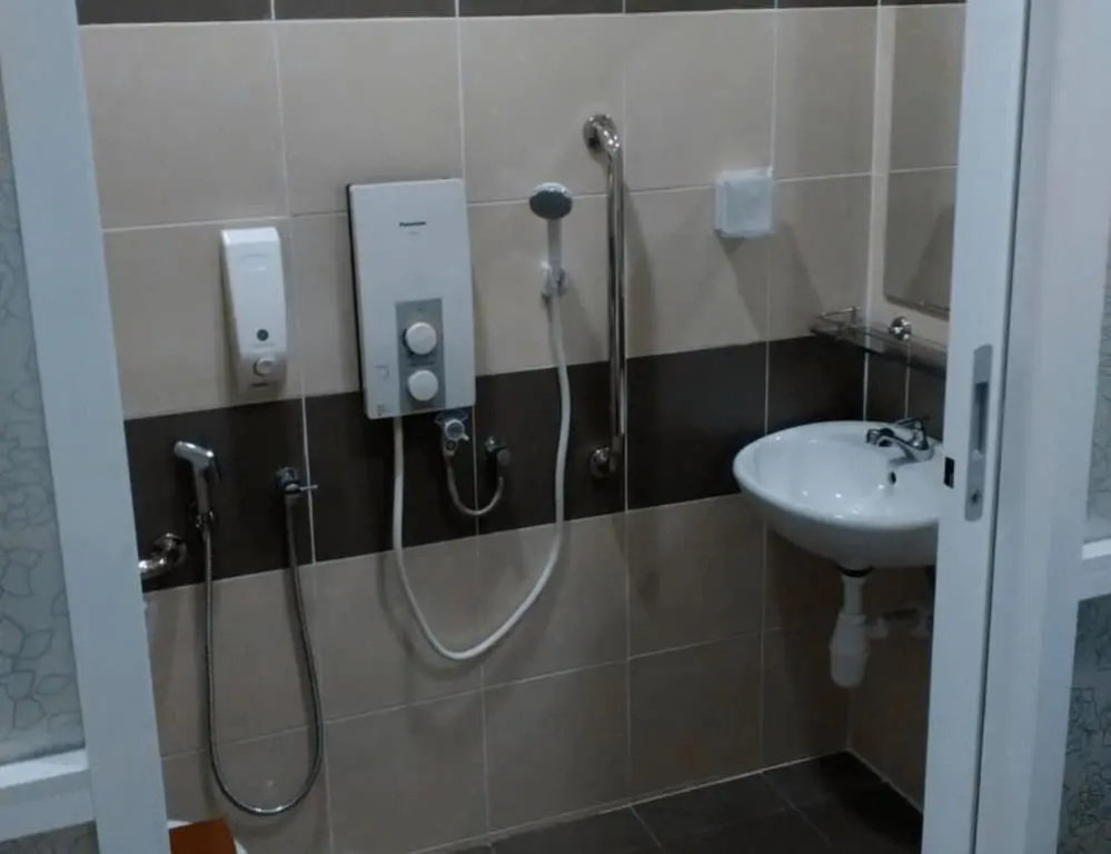 AL 33 Hotel Ayer Keroh