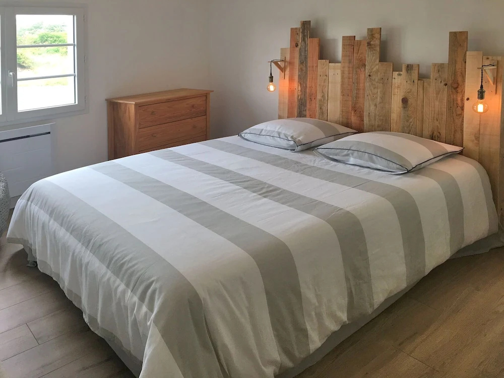 Cozy Holiday Home in Santec With Private Garden
