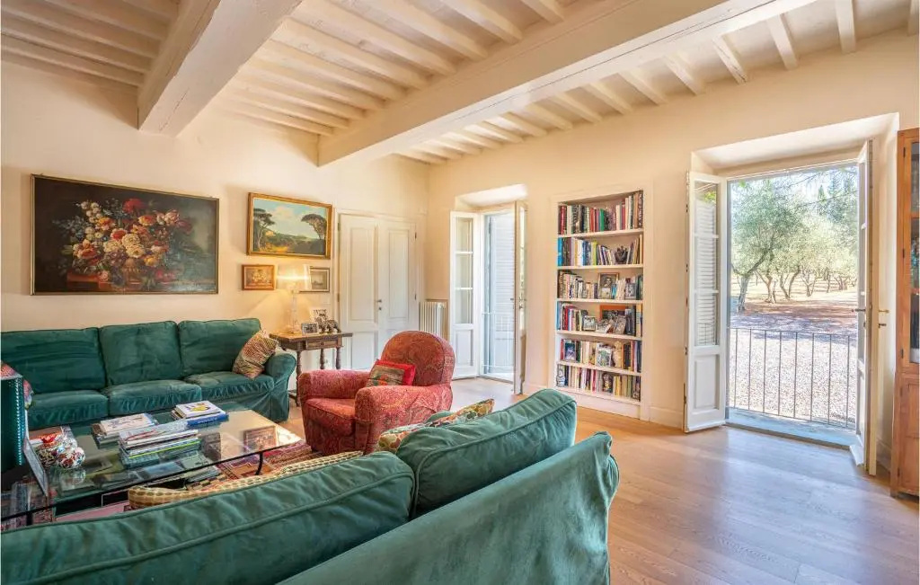 Stunning Home in Impruneta With 3 Bedrooms and Wifi