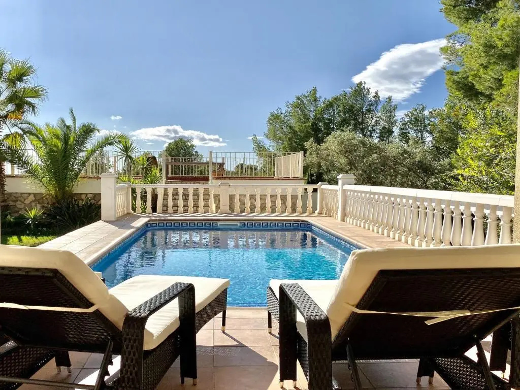 Villa Montserrat 4bedroom with sea and mountain views & air-conditioning & private swimming pool