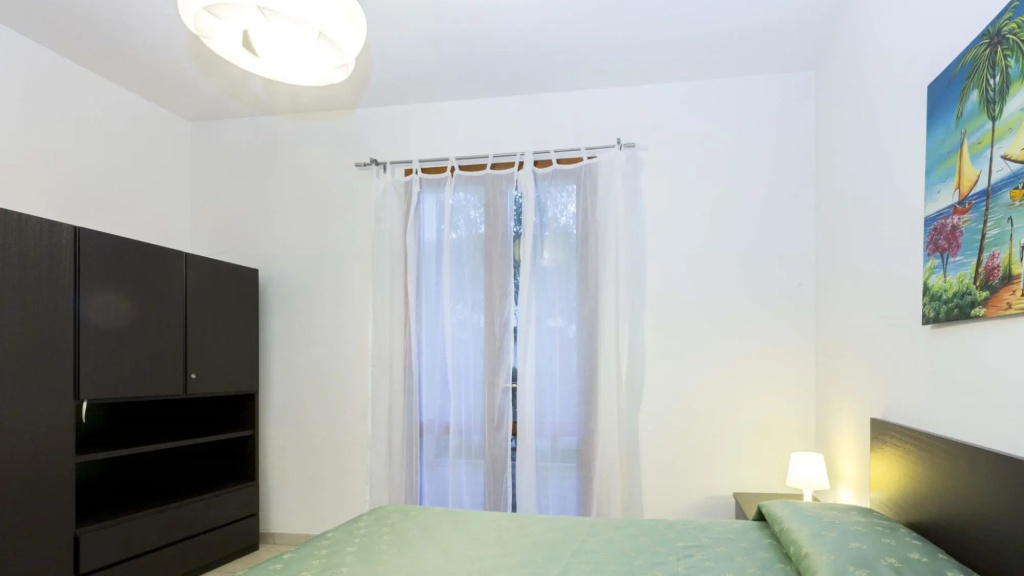 Spacious and tastefully furnished apartment very close to the sandy beach in Marina di Campo.-IL GABBIANO PIANO TERRA