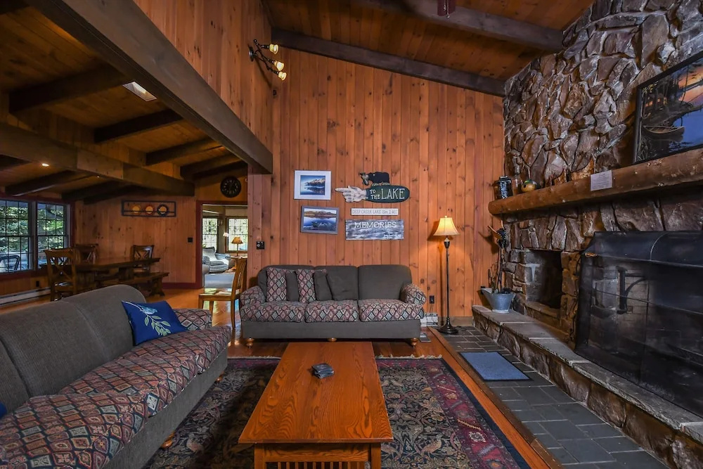 Oakleaf Lodge Holiday Home