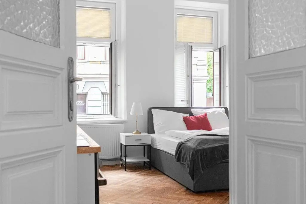 Classy 2BR Apt. w/ Exclusive Location near AKH