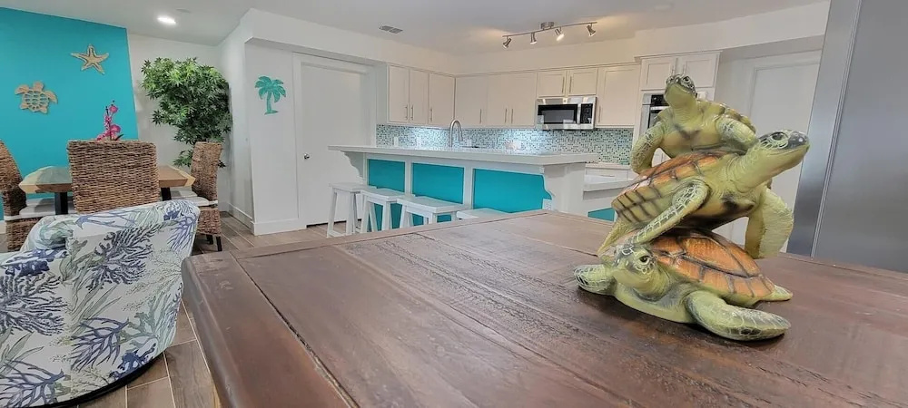Bahama Mama House 4 Bedroom Home by RedAwning