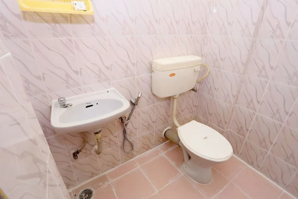 OYO 19877 Gamas Centre