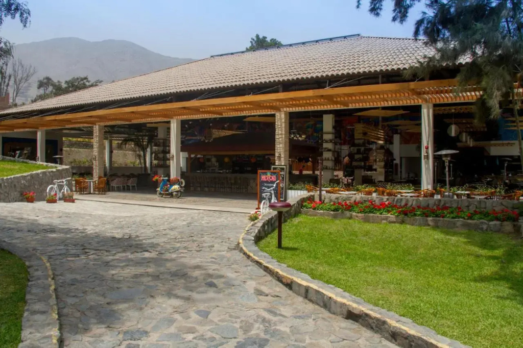 Decameron El Pueblo
