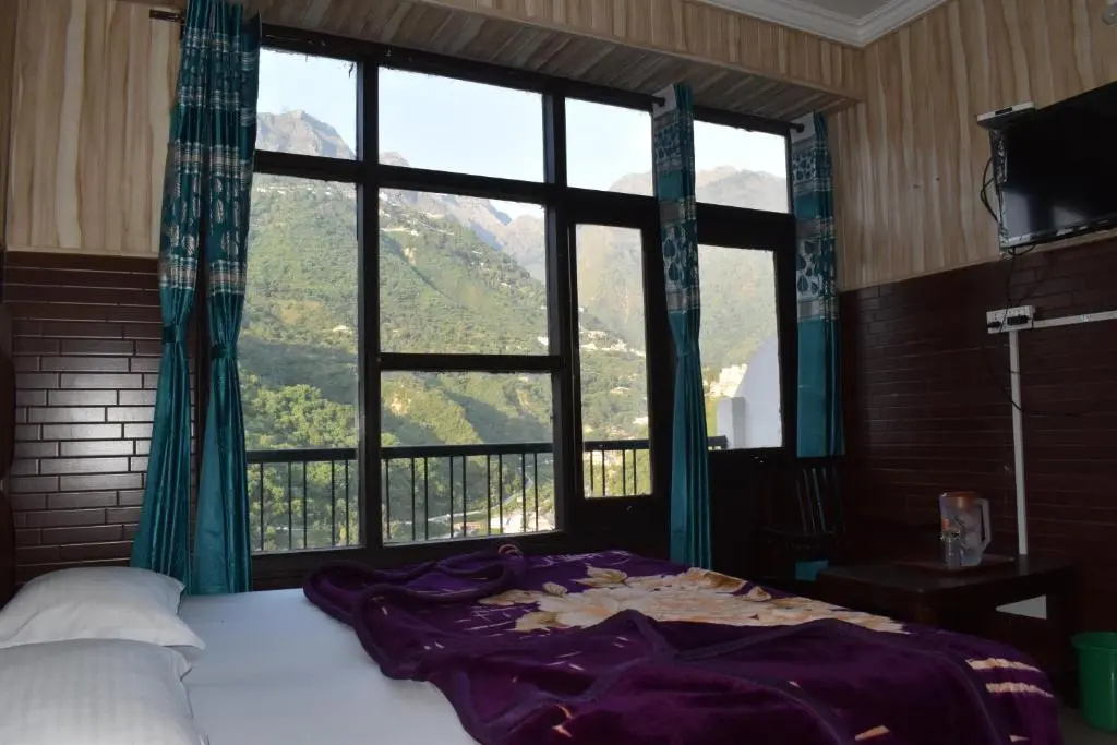 Oyo 35499 Hotel Green View