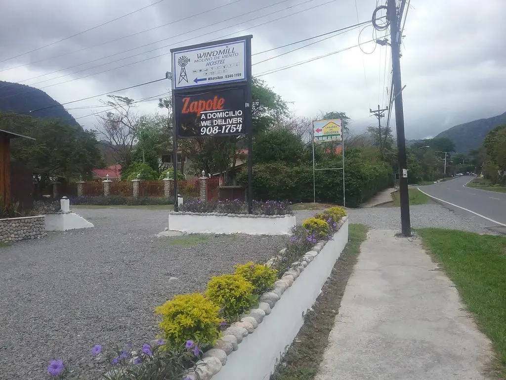Windmill Hostal