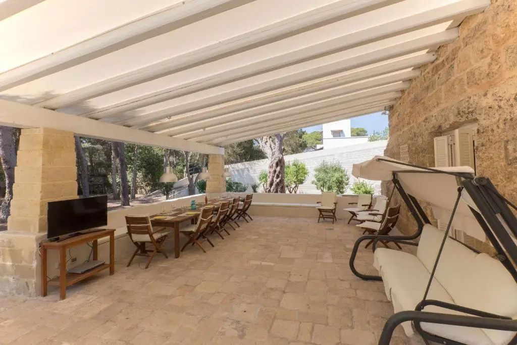 Villa a mare grande piscina, tennis, calcetto m750