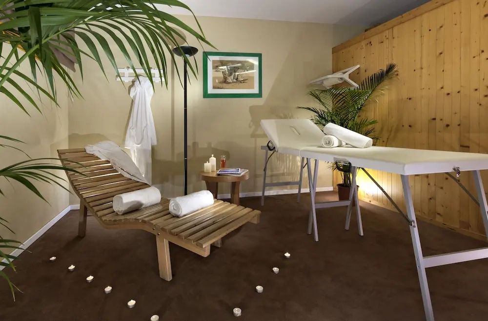 Hotel Paris Resort