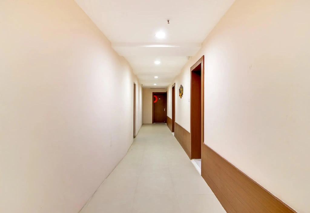 Aishwaryam Hotel