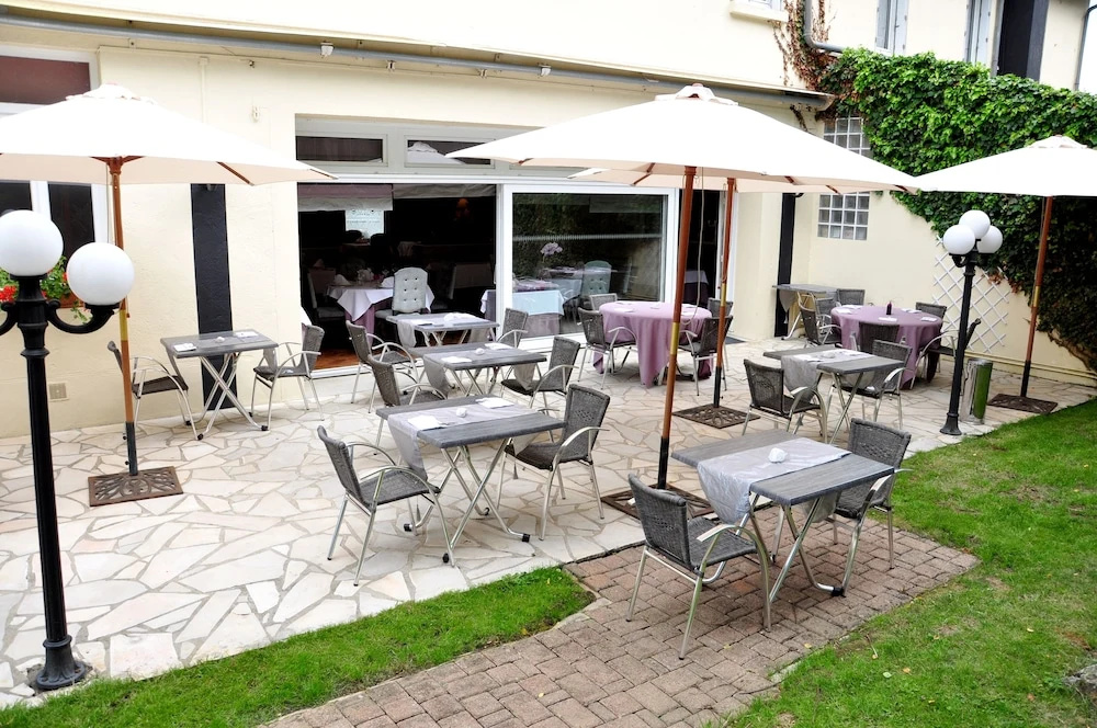 Logis Hôtel-Restaurant La Croix Couverte