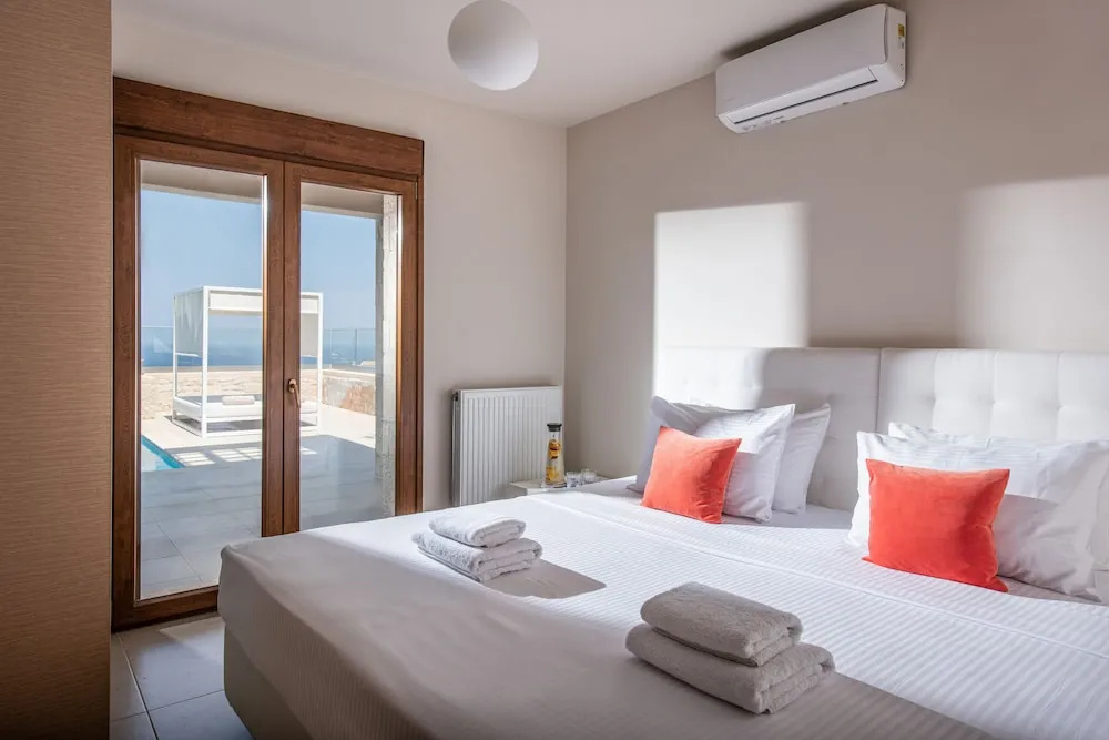 Omega House in Crete
