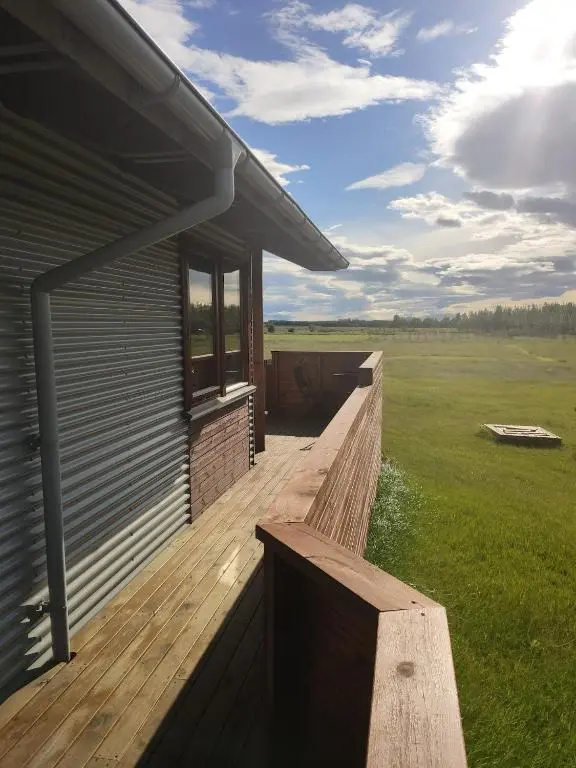 CAT LOVERS ONLY! Bright and Peaceful Cabin with Views & Hot Tub