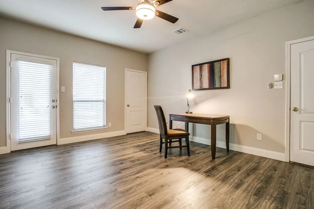 Beautifully furnished 3 bedroom Frisco