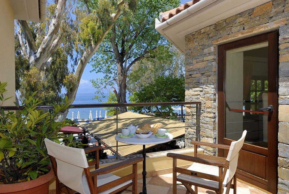 Enalion Hotel