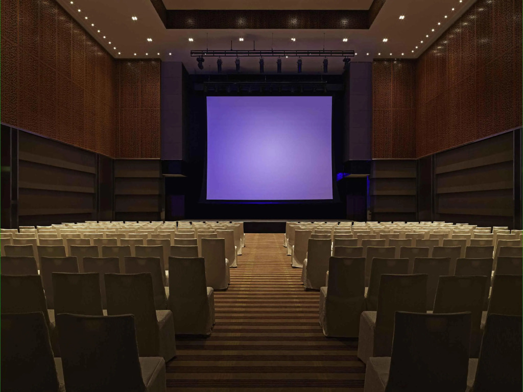 Pullman Putrajaya Lakeside