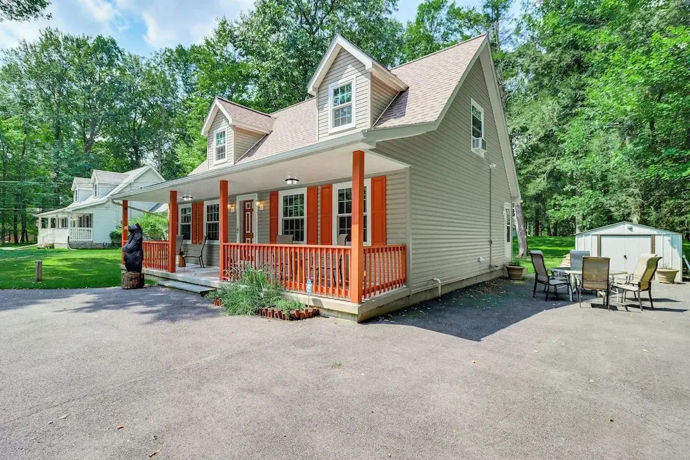 7 Mi to Big Boulder: Resort-style Poconos Retreat