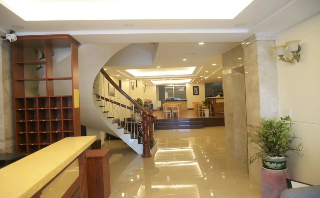 Lakeview Hotel