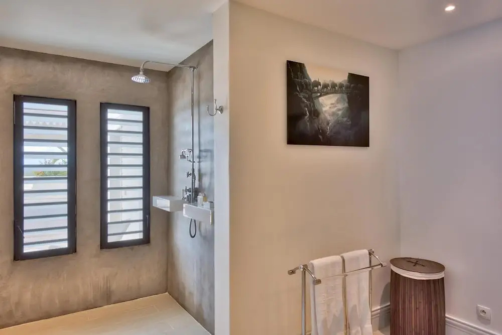 Huge Pool, Ideal for Groups, Exclusive Address, AC, Free Wifi, Sat TV, Views! Terres Basses Area