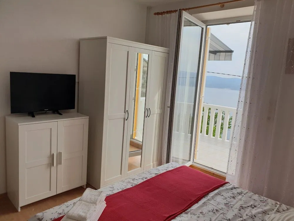 Grand Terrace Sea View Apartment