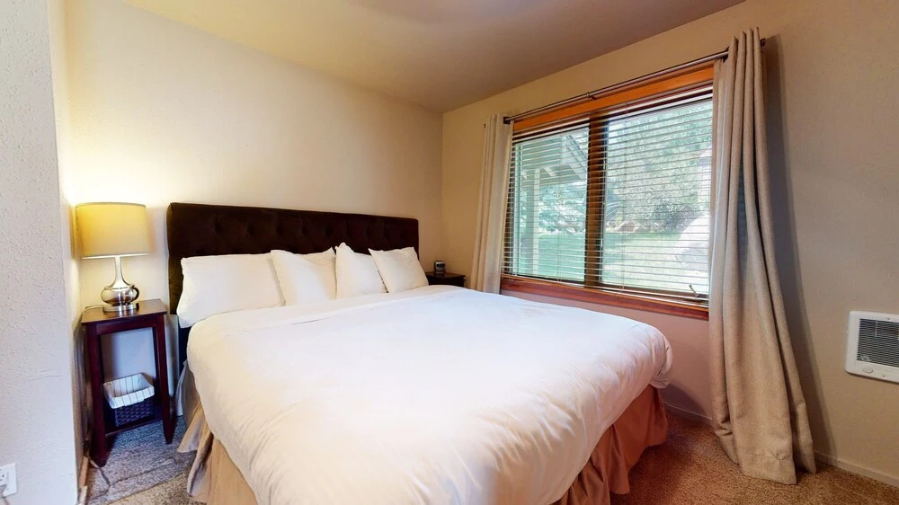 Snowcreek II 247 Pet-Friendly, Cozy, On the Snowcreek Meadow by RedAwning