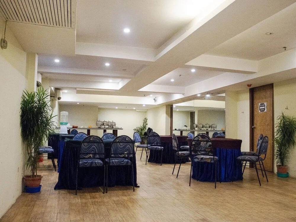 FabHotel Ballygunge Luxury - Behind Punjab Club
