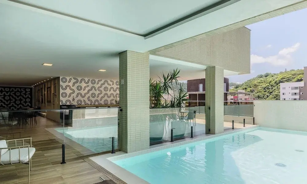 1BR Apt w/ Pool 650m From Beach Pdn0113
