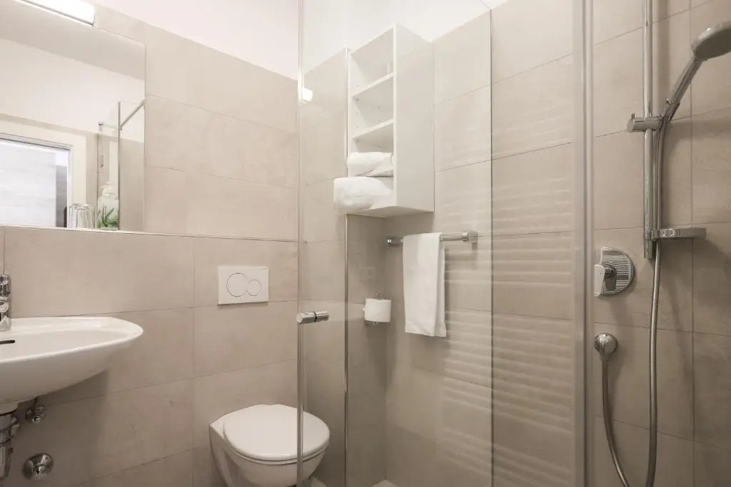 Lingers Suites & Residence